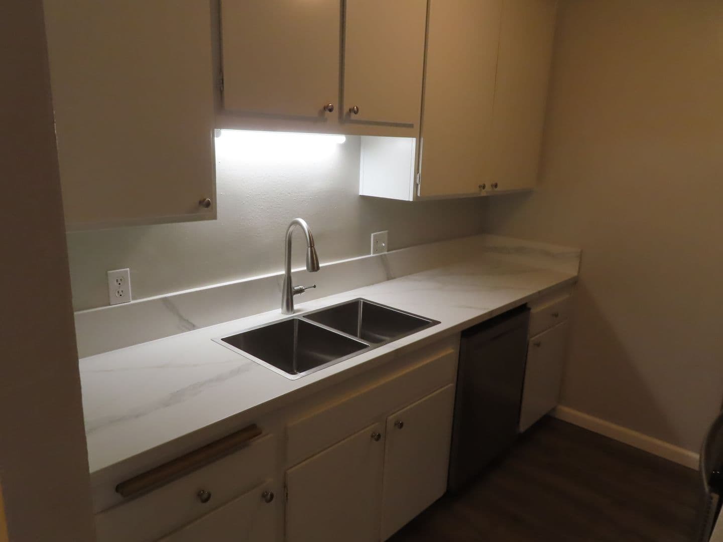 San Diego Condo: 6406 Friars Road #124