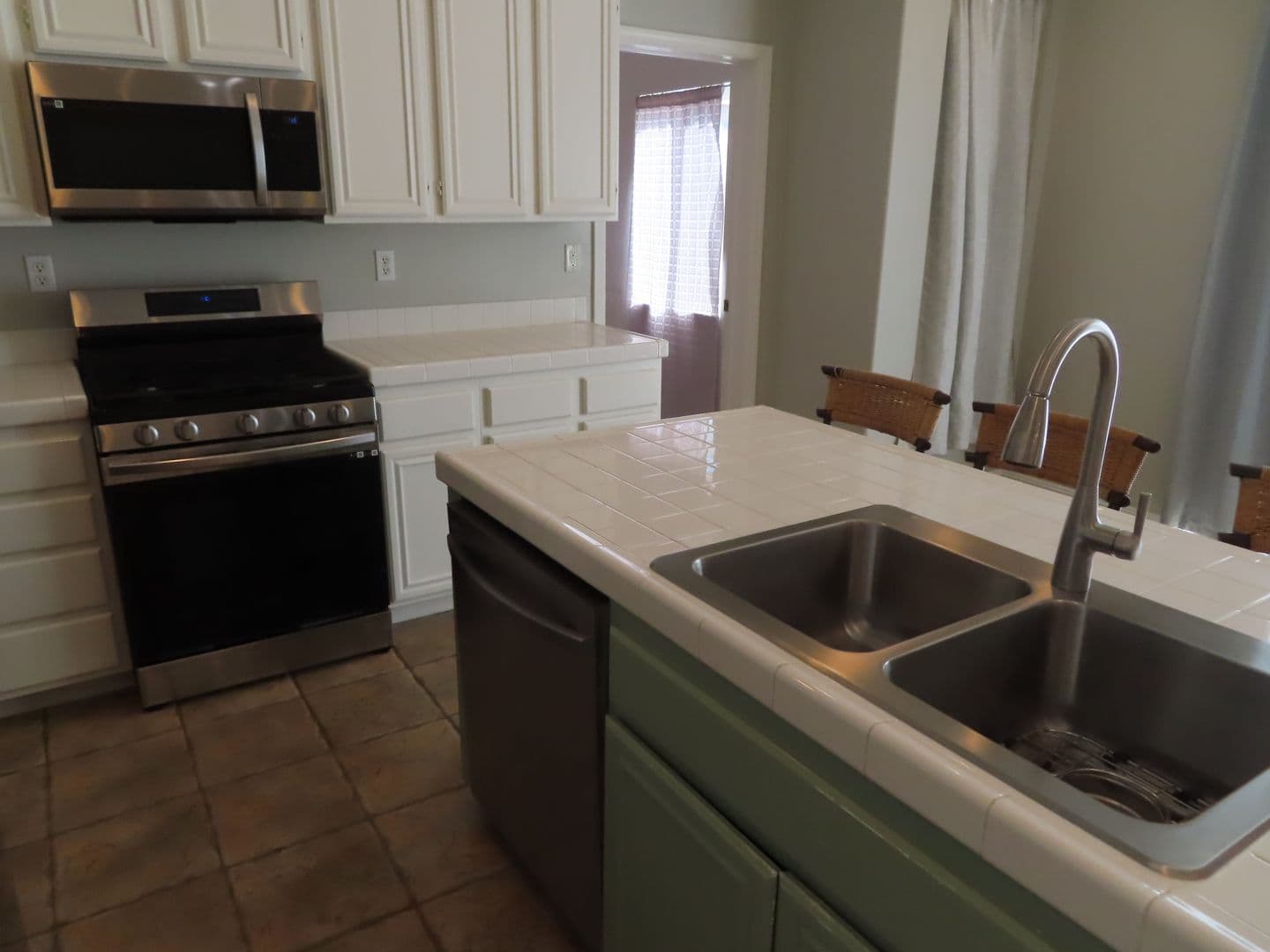 Oceanside House: 284 Manzanilla Way