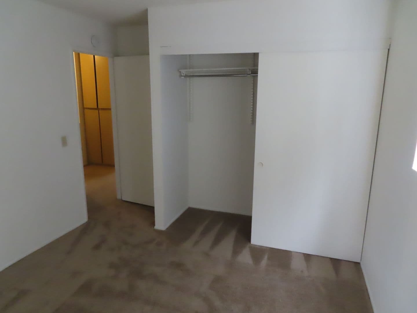 El Cajon Apartment: 1185 Persimmon Avenue