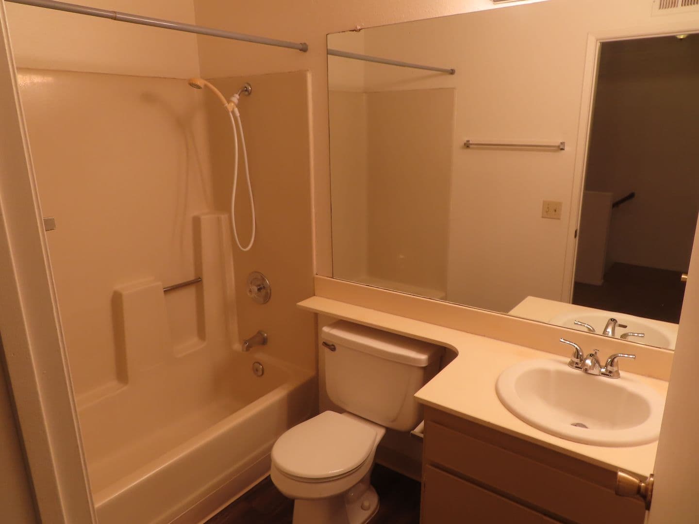 El Cajon Apartment: 1185 Persimmon Avenue