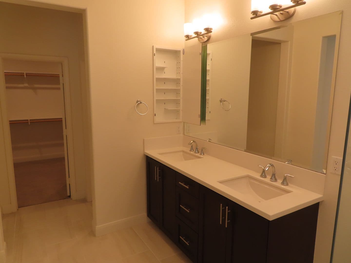 Vista Townhome: 2117 Solara Lane