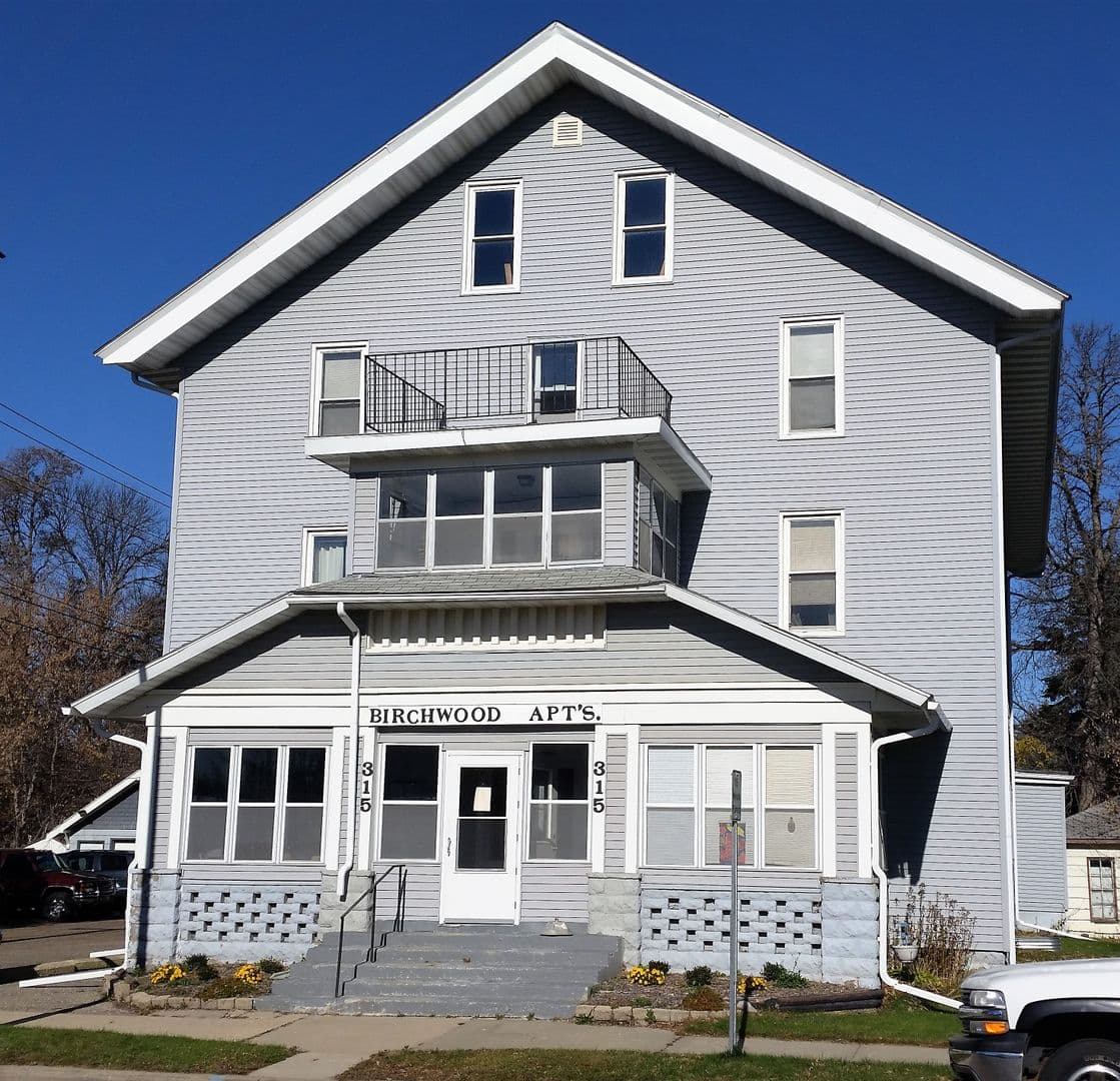 Alexandria Apartment: 315 6th Avenue E