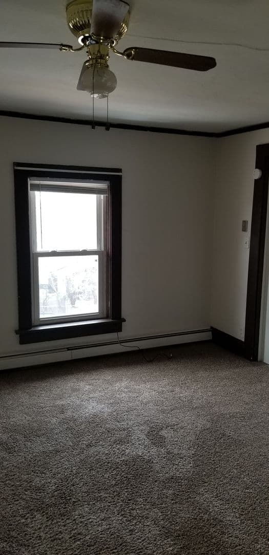 Alexandria Apartment: 315 6th Avenue E