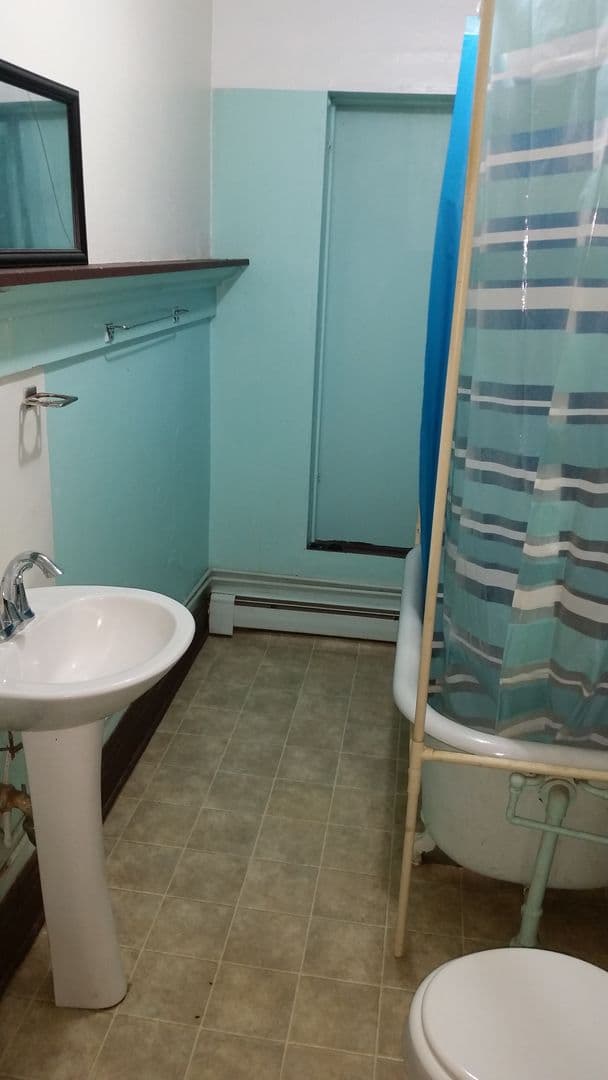 Alexandria Apartment: 315 6th Avenue E