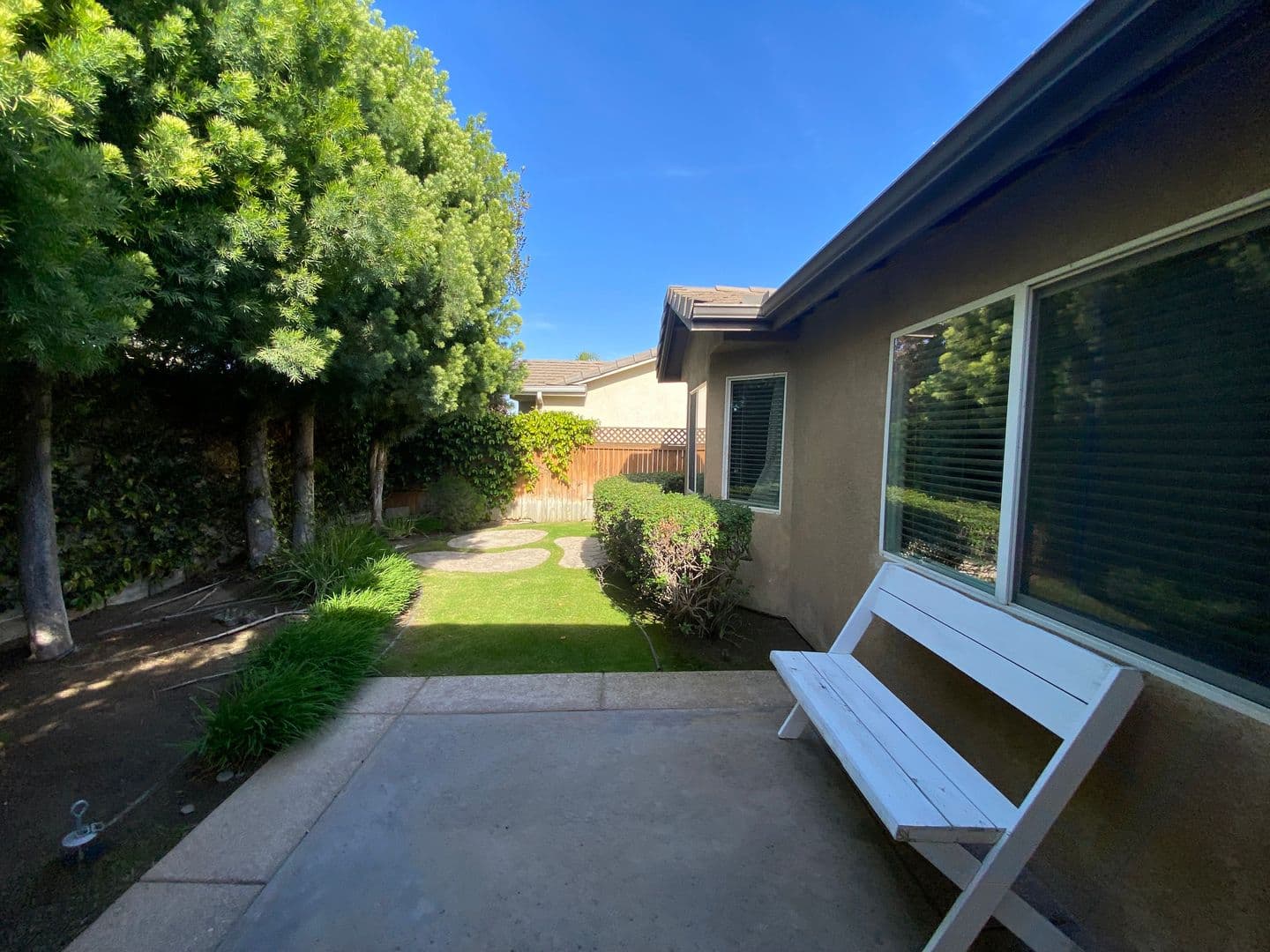 Bakersfield House: 11826 Grecian Laurel Dr