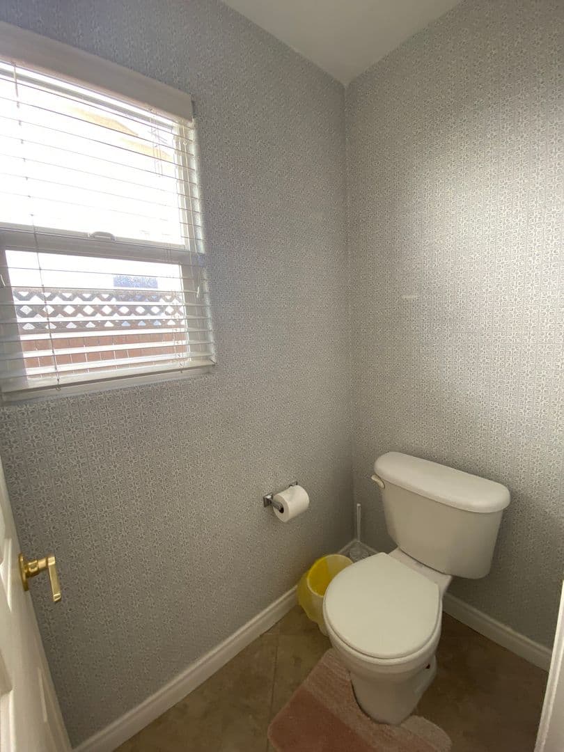 Bakersfield House: 11826 Grecian Laurel Dr