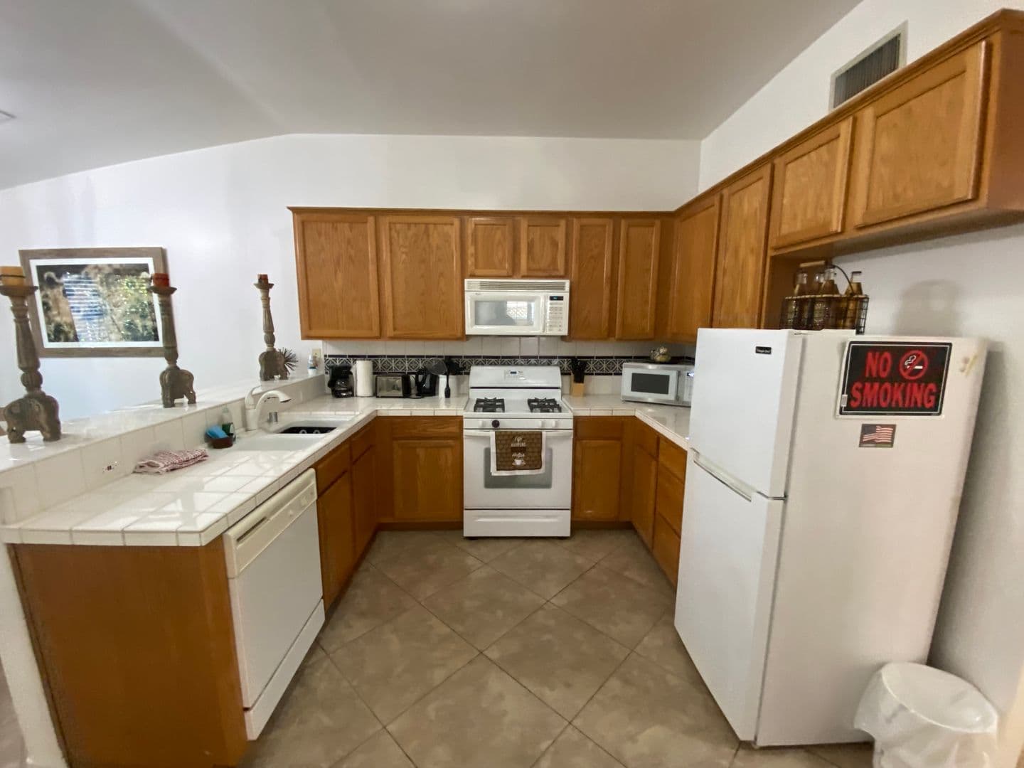 Bakersfield House: 11826 Grecian Laurel Dr
