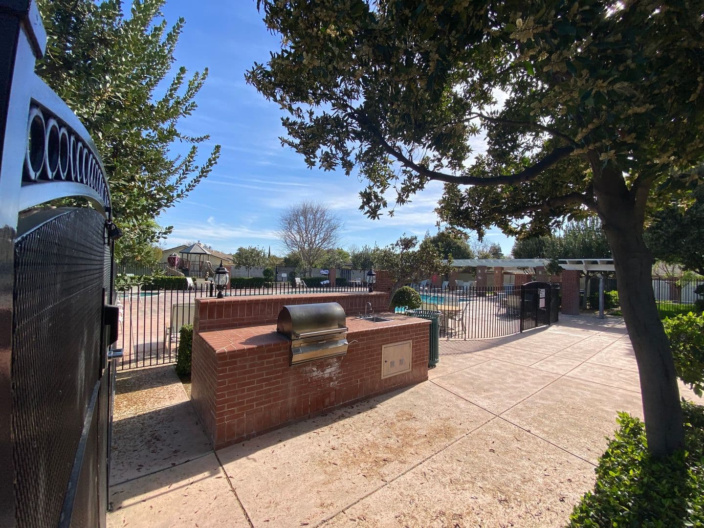 Bakersfield House: 11826 Grecian Laurel Dr