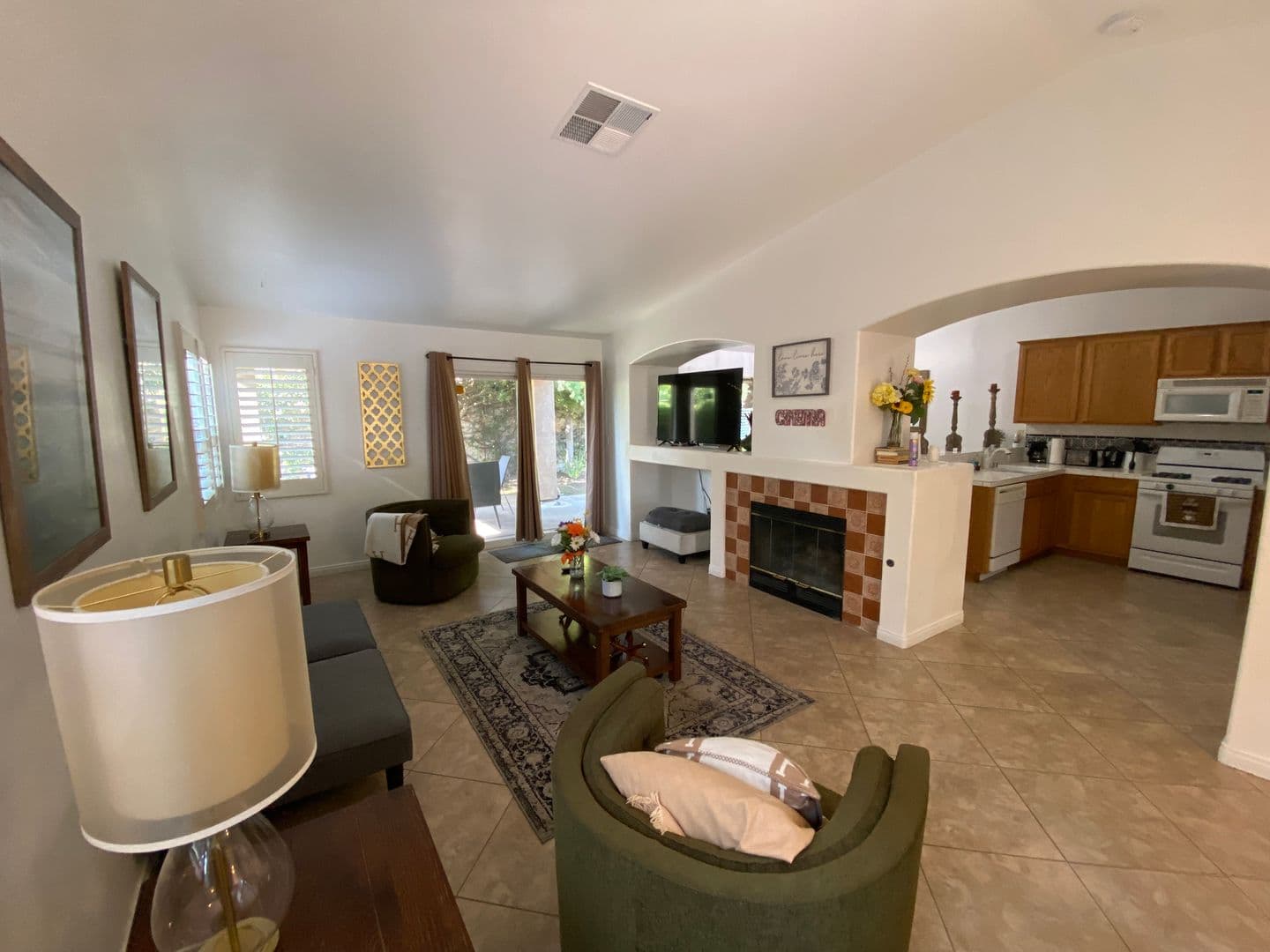 Bakersfield House: 11826 Grecian Laurel Dr