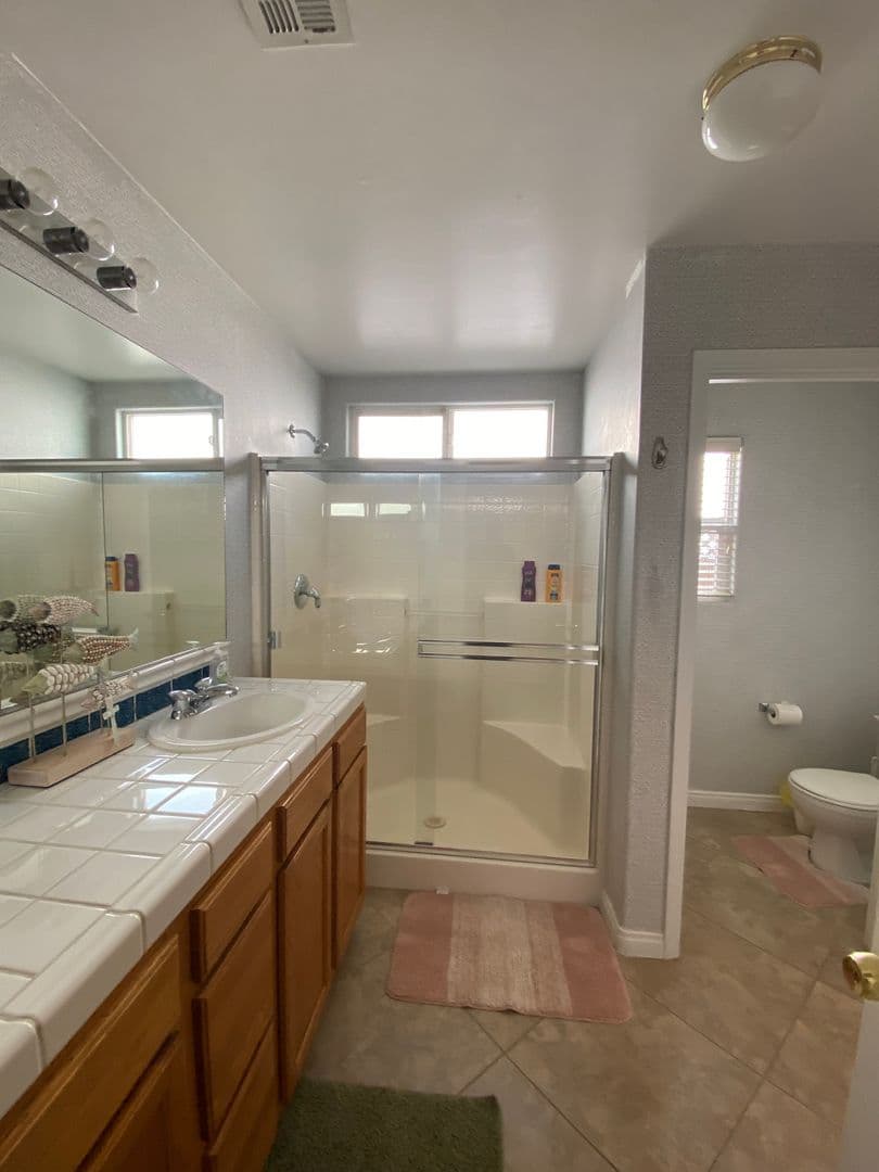 Bakersfield House: 11826 Grecian Laurel Dr