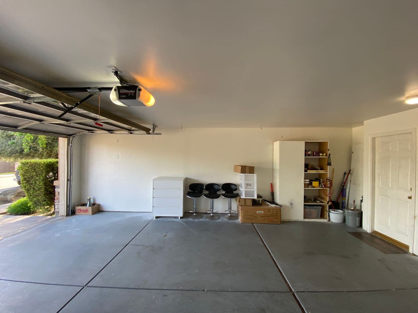 Bakersfield House: 11826 Grecian Laurel Dr
