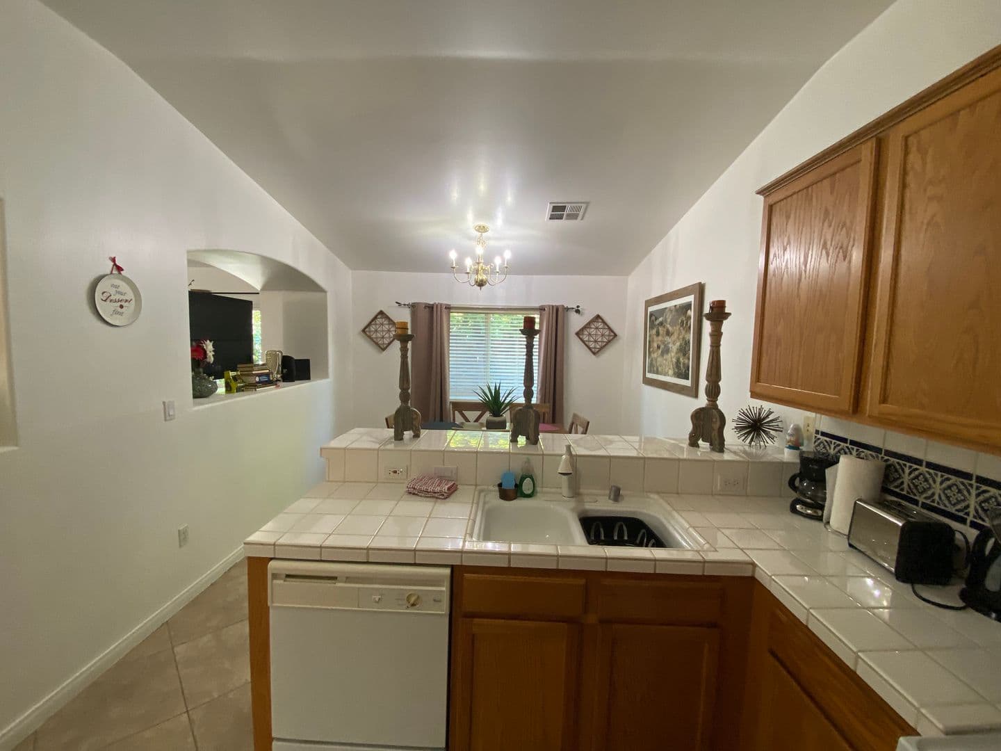 Bakersfield House: 11826 Grecian Laurel Dr