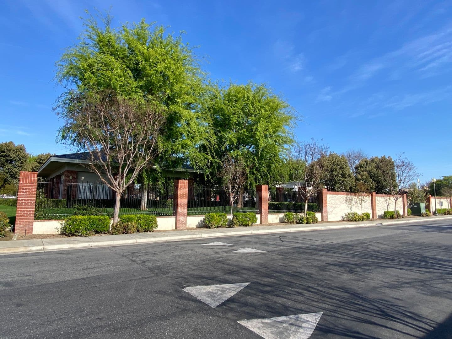 Bakersfield House: 11826 Grecian Laurel Dr