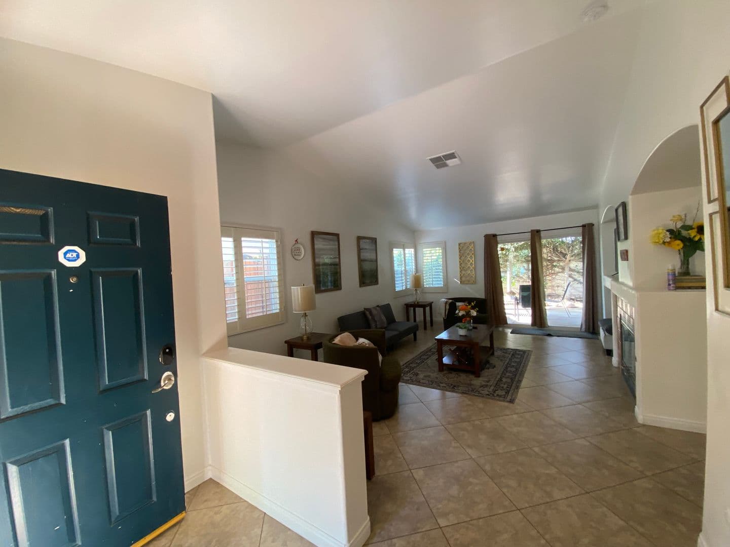 Bakersfield House: 11826 Grecian Laurel Dr