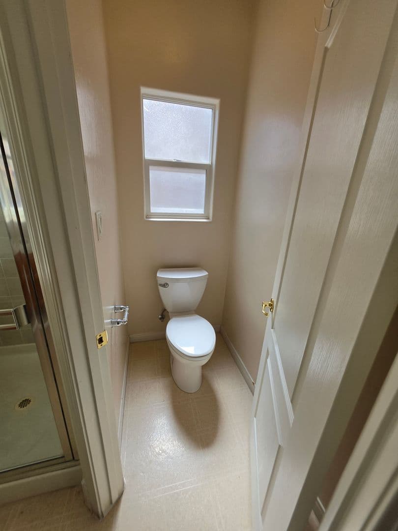 BAKERSFIELD House: 6610 ALDERBROOK LANE