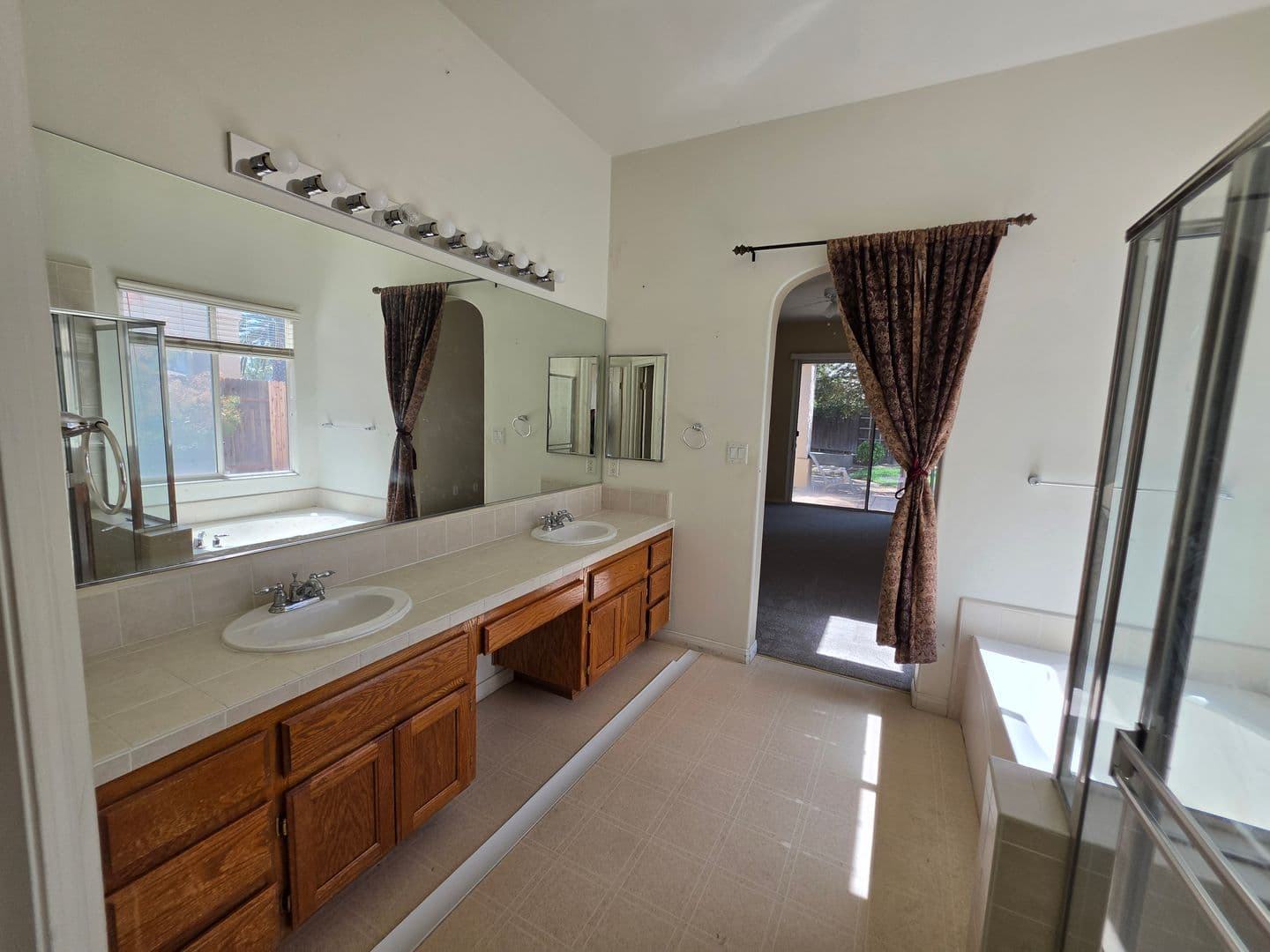 BAKERSFIELD House: 6610 ALDERBROOK LANE
