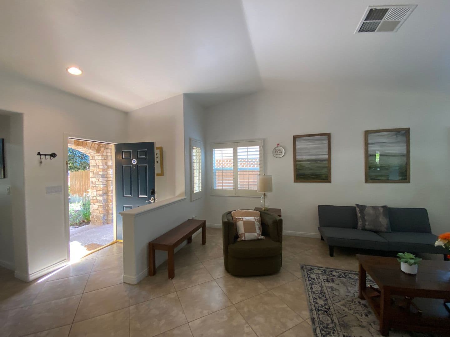Bakersfield House: 11826 Grecian Laurel Dr