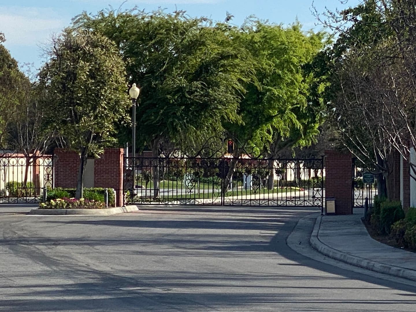 Bakersfield House: 11826 Grecian Laurel Dr