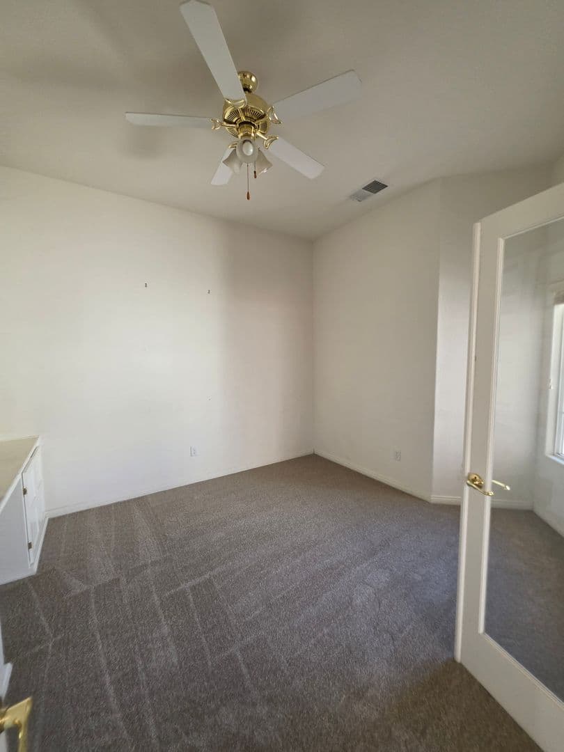 BAKERSFIELD House: 6610 ALDERBROOK LANE