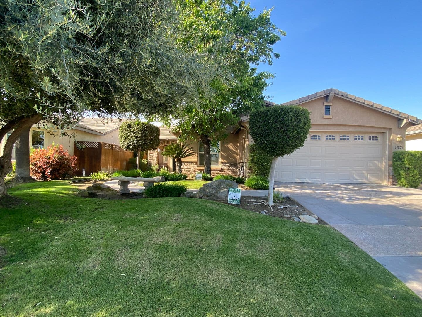 Bakersfield House: 11826 Grecian Laurel Dr