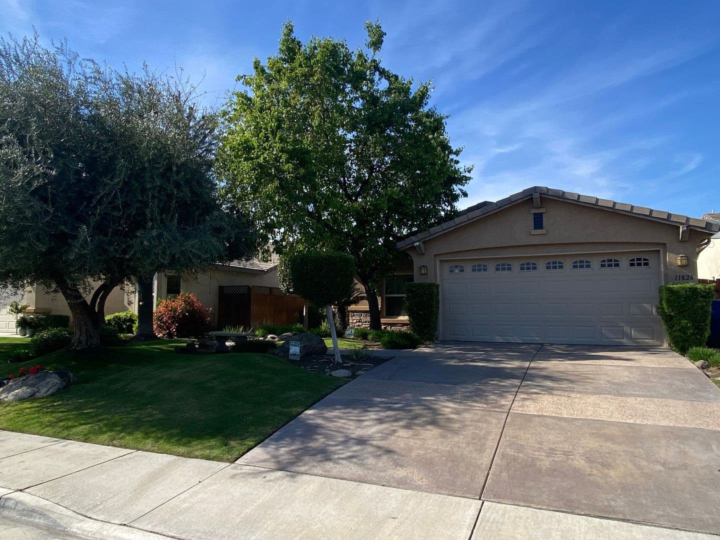 Bakersfield House: 11826 Grecian Laurel Dr