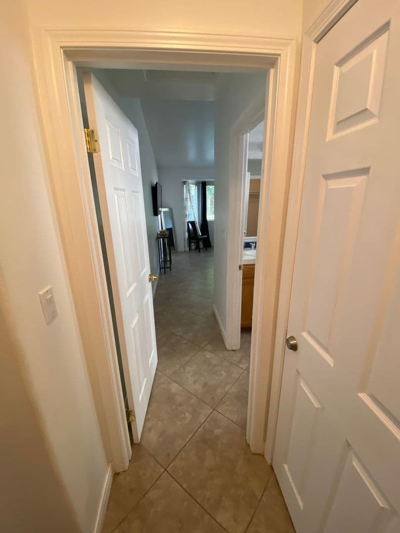 Bakersfield House: 11826 Grecian Laurel Dr