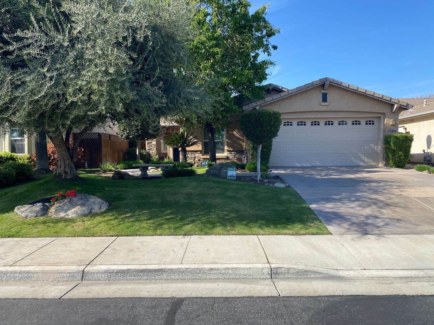 Bakersfield House: 11826 Grecian Laurel Dr