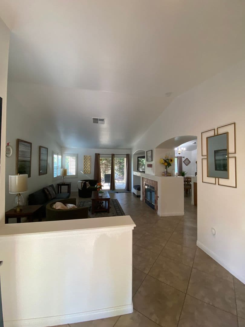 Bakersfield House: 11826 Grecian Laurel Dr
