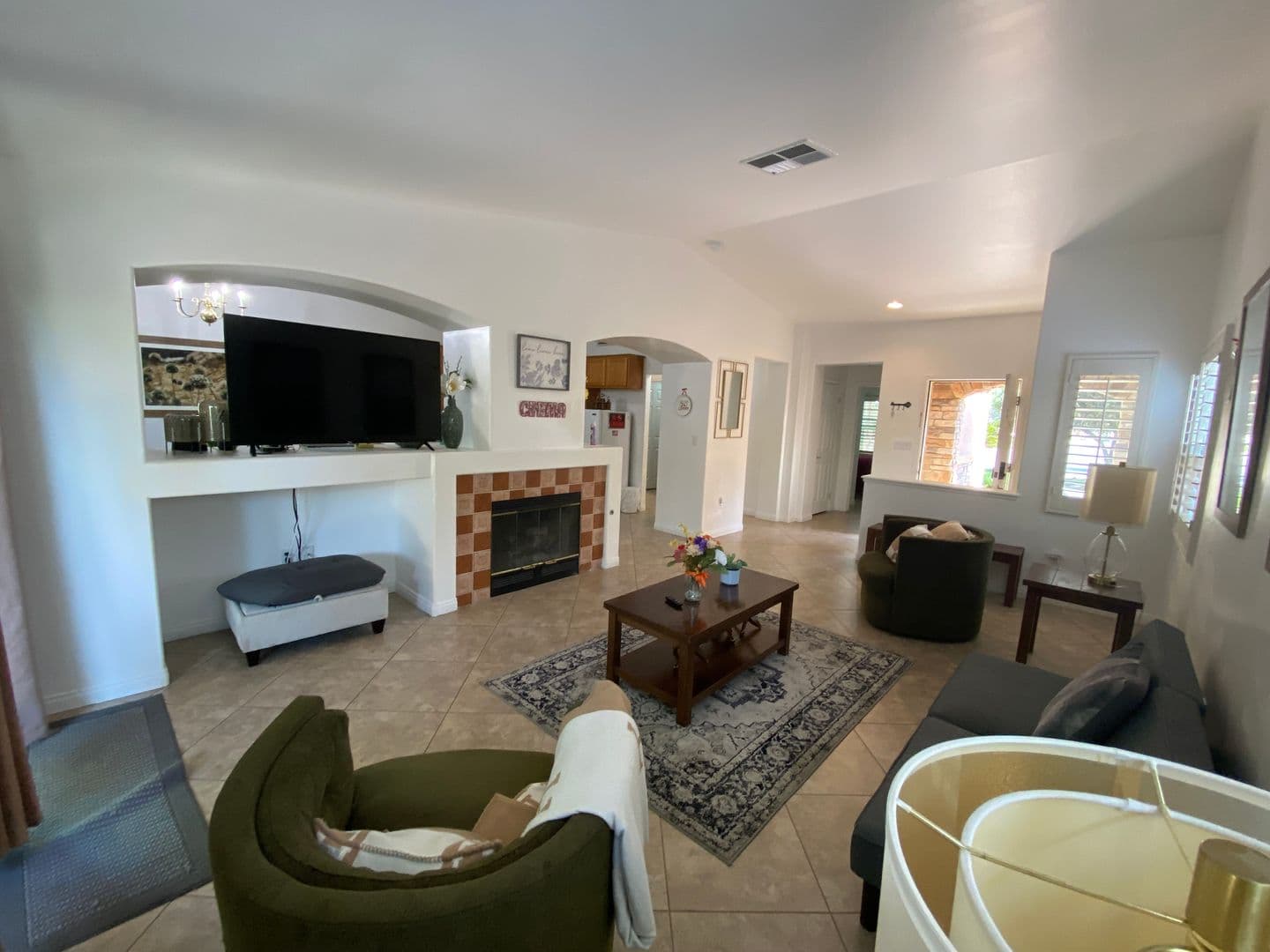 Bakersfield House: 11826 Grecian Laurel Dr