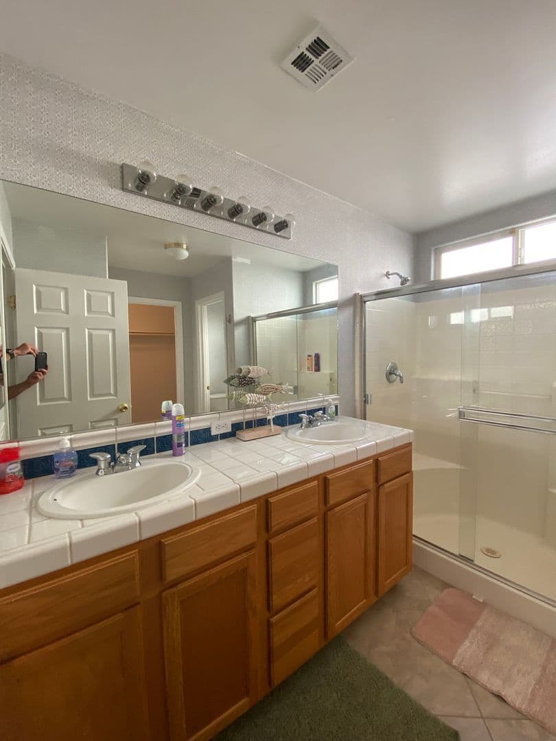Bakersfield House: 11826 Grecian Laurel Dr