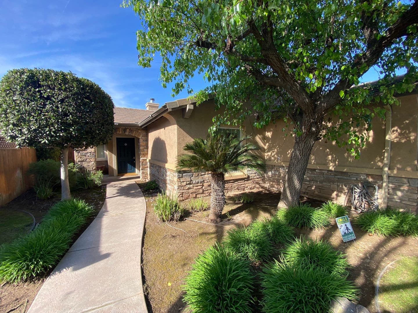 Bakersfield House: 11826 Grecian Laurel Dr