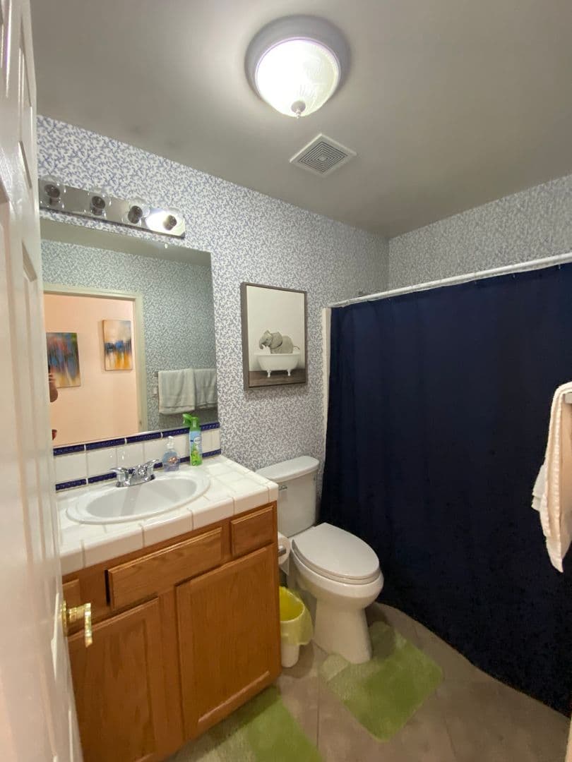 Bakersfield House: 11826 Grecian Laurel Dr