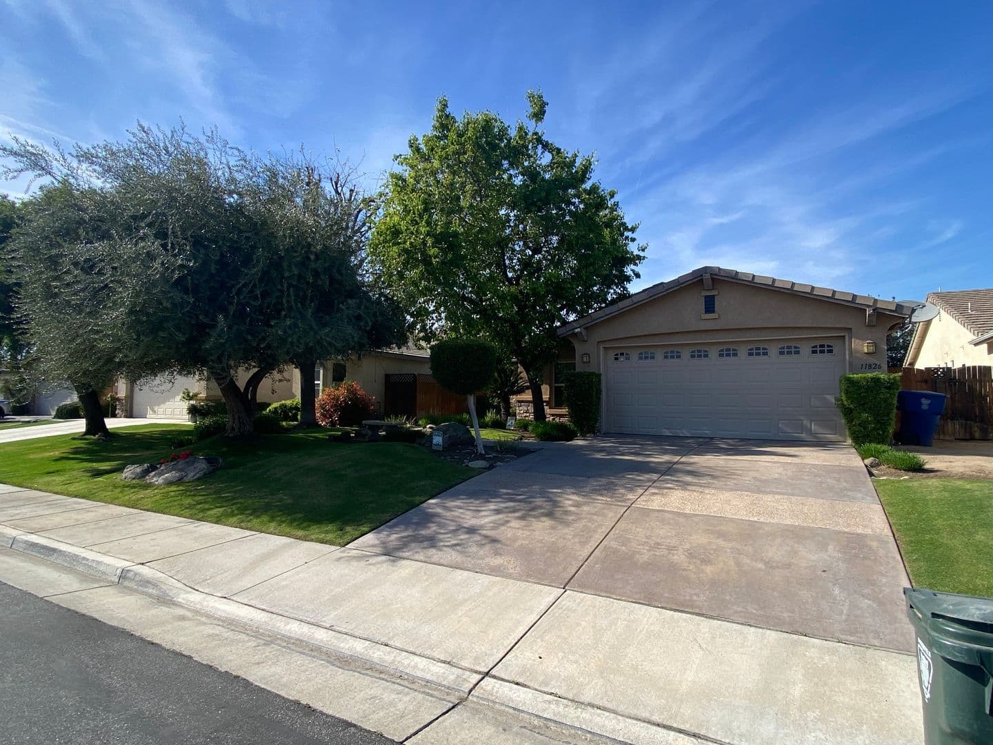 Bakersfield House: 11826 Grecian Laurel Dr