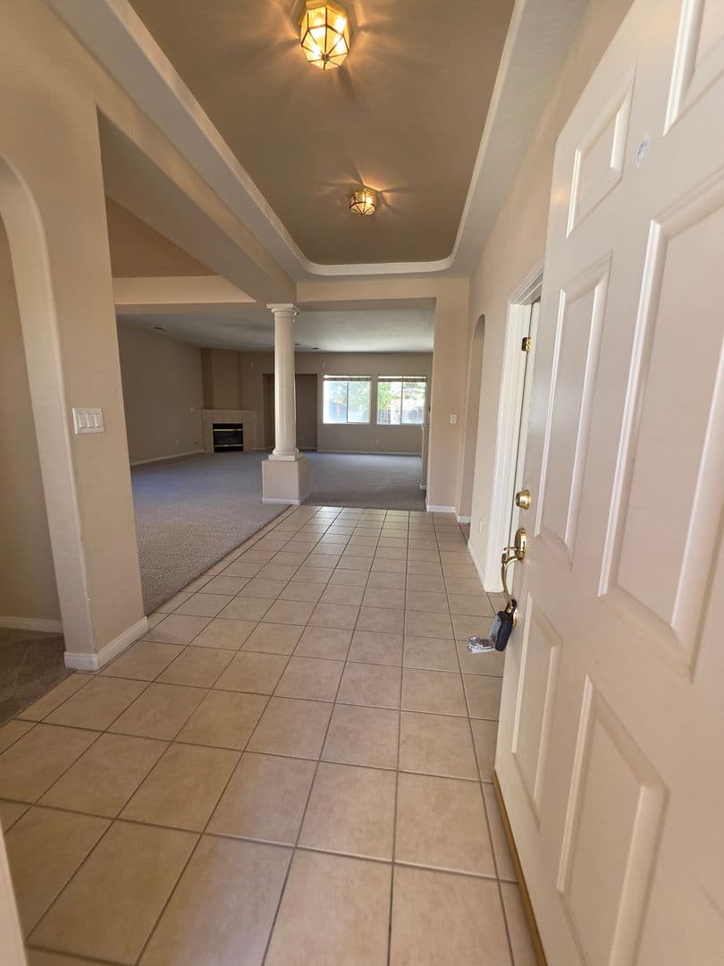 BAKERSFIELD House: 6610 ALDERBROOK LANE