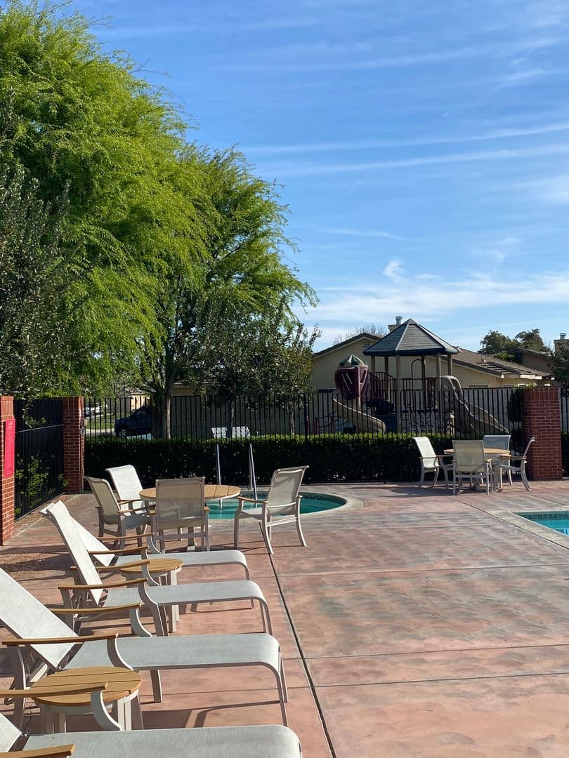 Bakersfield House: 11826 Grecian Laurel Dr