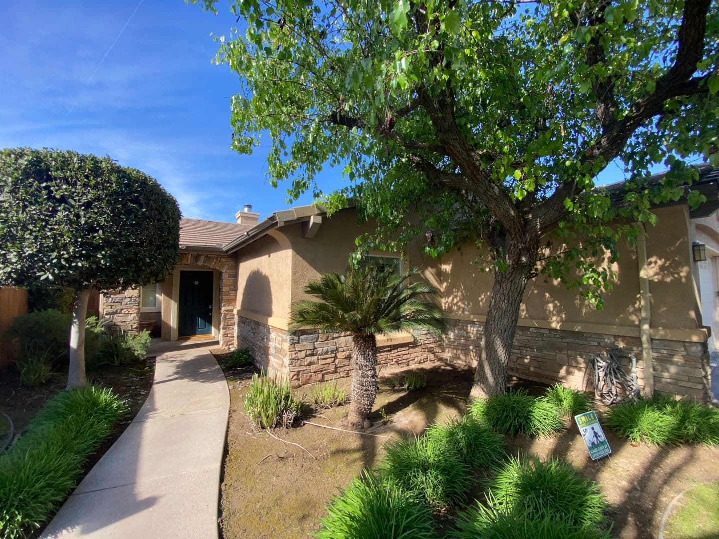 Bakersfield House: 11826 Grecian Laurel Dr