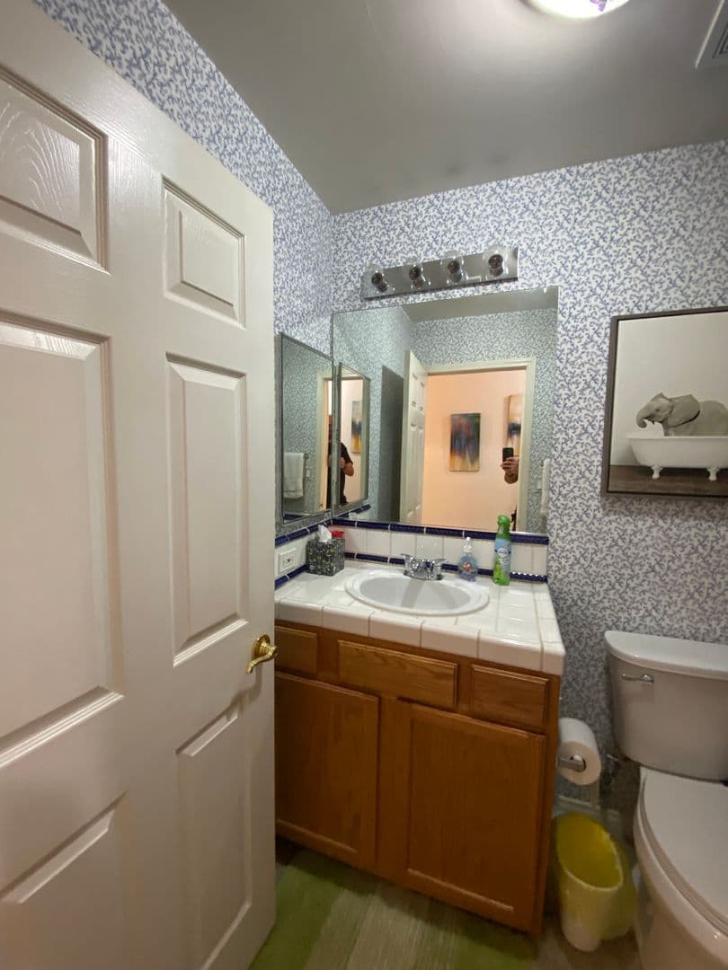 Bakersfield House: 11826 Grecian Laurel Dr