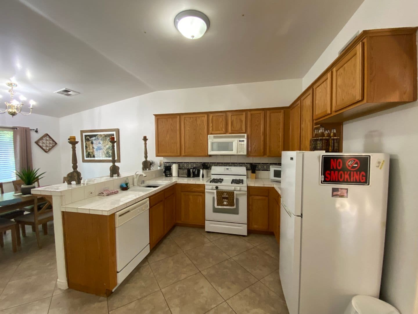 Bakersfield House: 11826 Grecian Laurel Dr