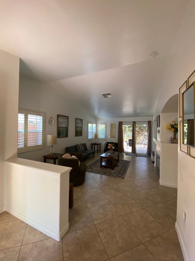 Bakersfield House: 11826 Grecian Laurel Dr