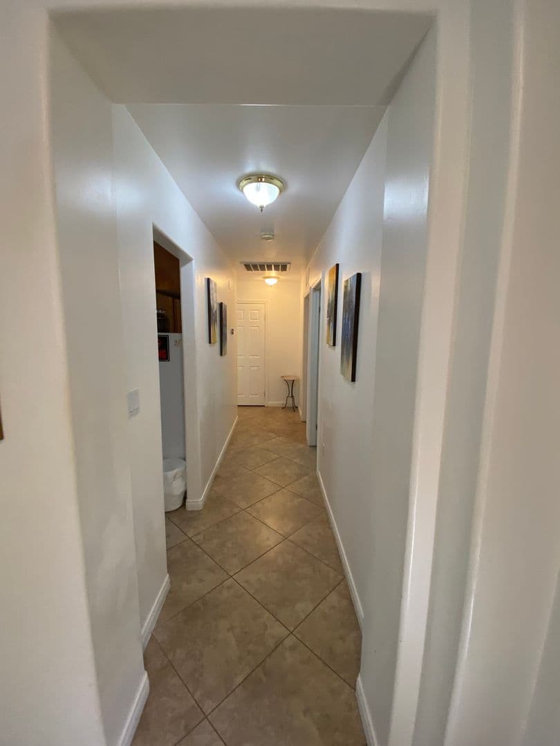 Bakersfield House: 11826 Grecian Laurel Dr