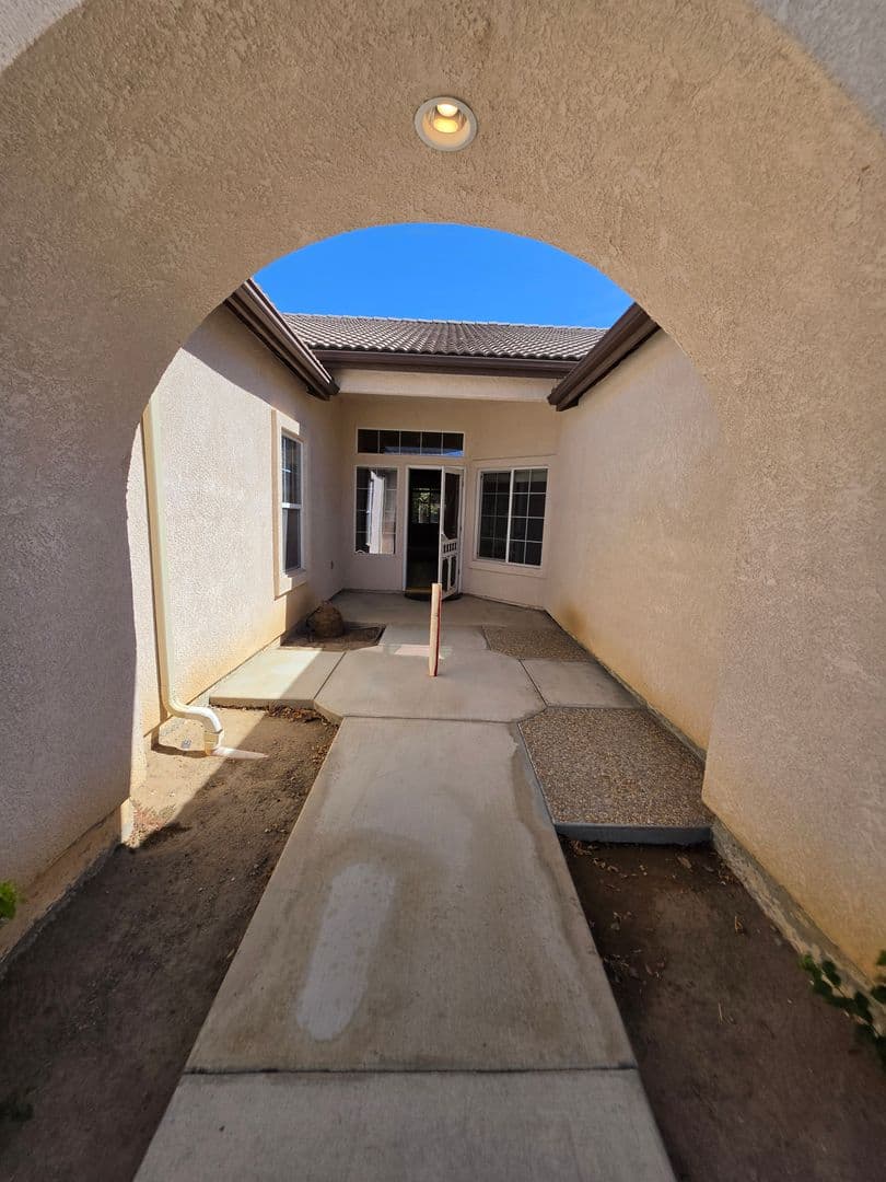 BAKERSFIELD House: 6610 ALDERBROOK LANE
