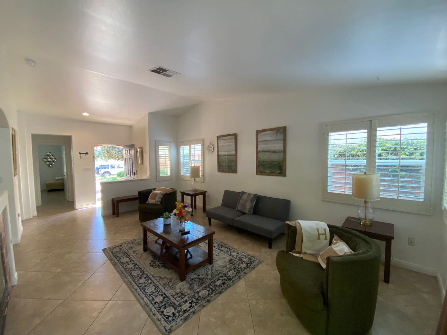 Bakersfield House: 11826 Grecian Laurel Dr