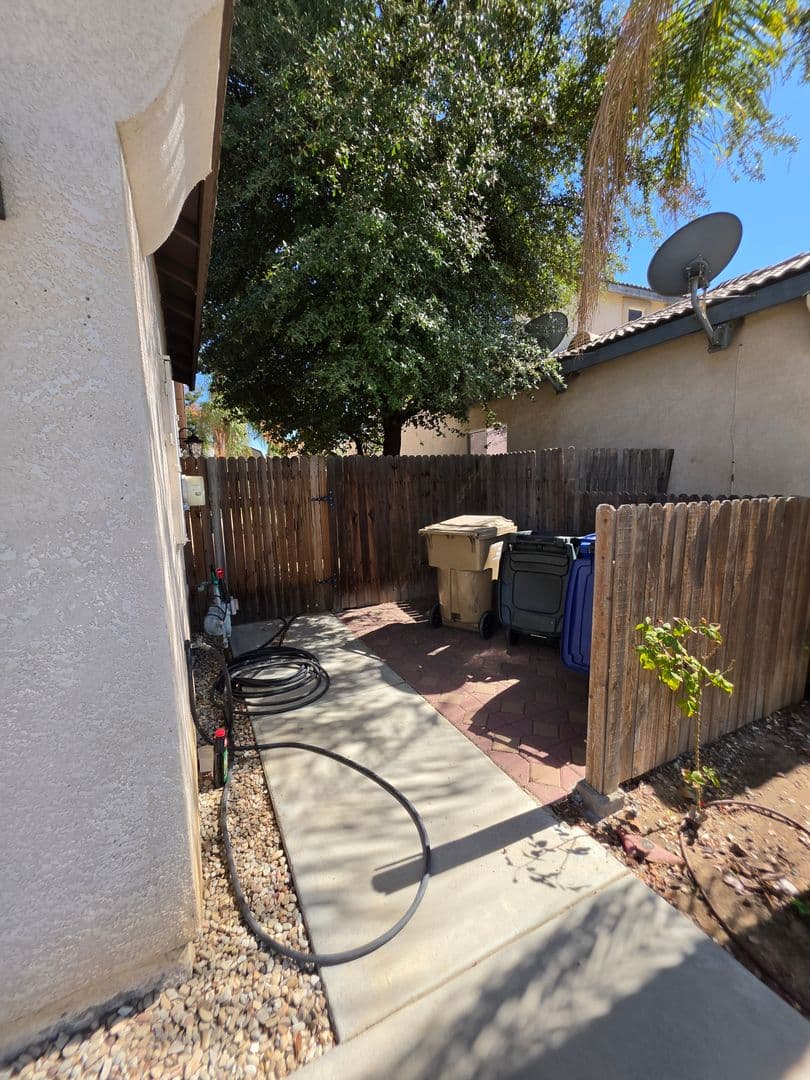 BAKERSFIELD House: 6610 ALDERBROOK LANE
