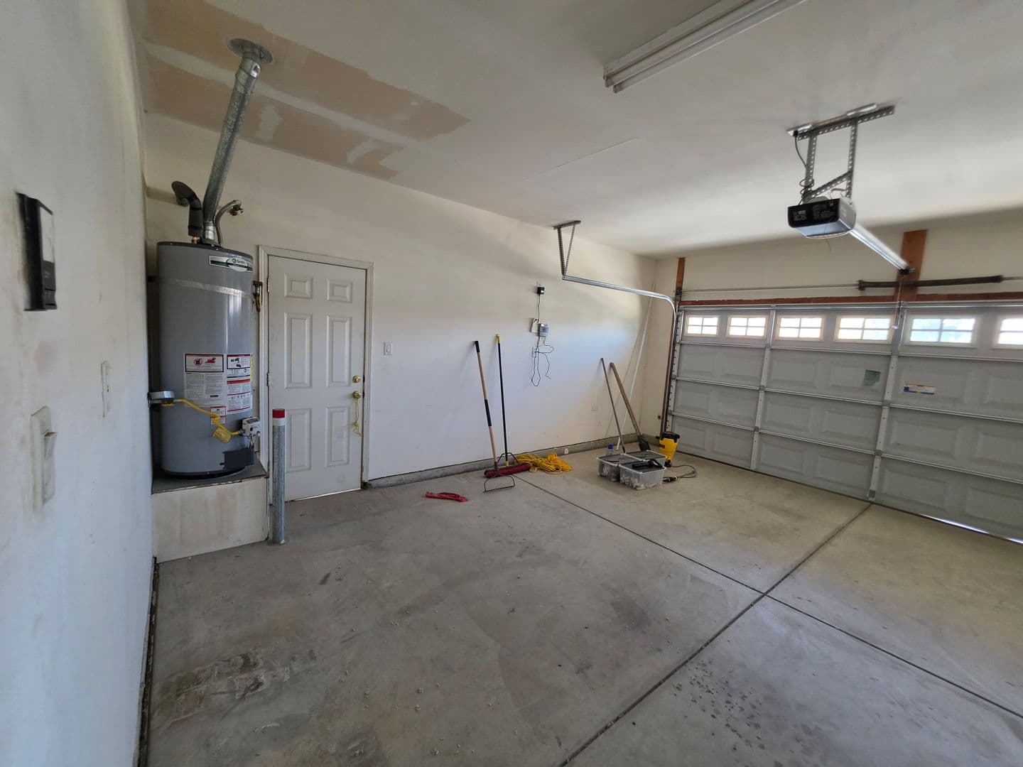 BAKERSFIELD House: 6610 ALDERBROOK LANE