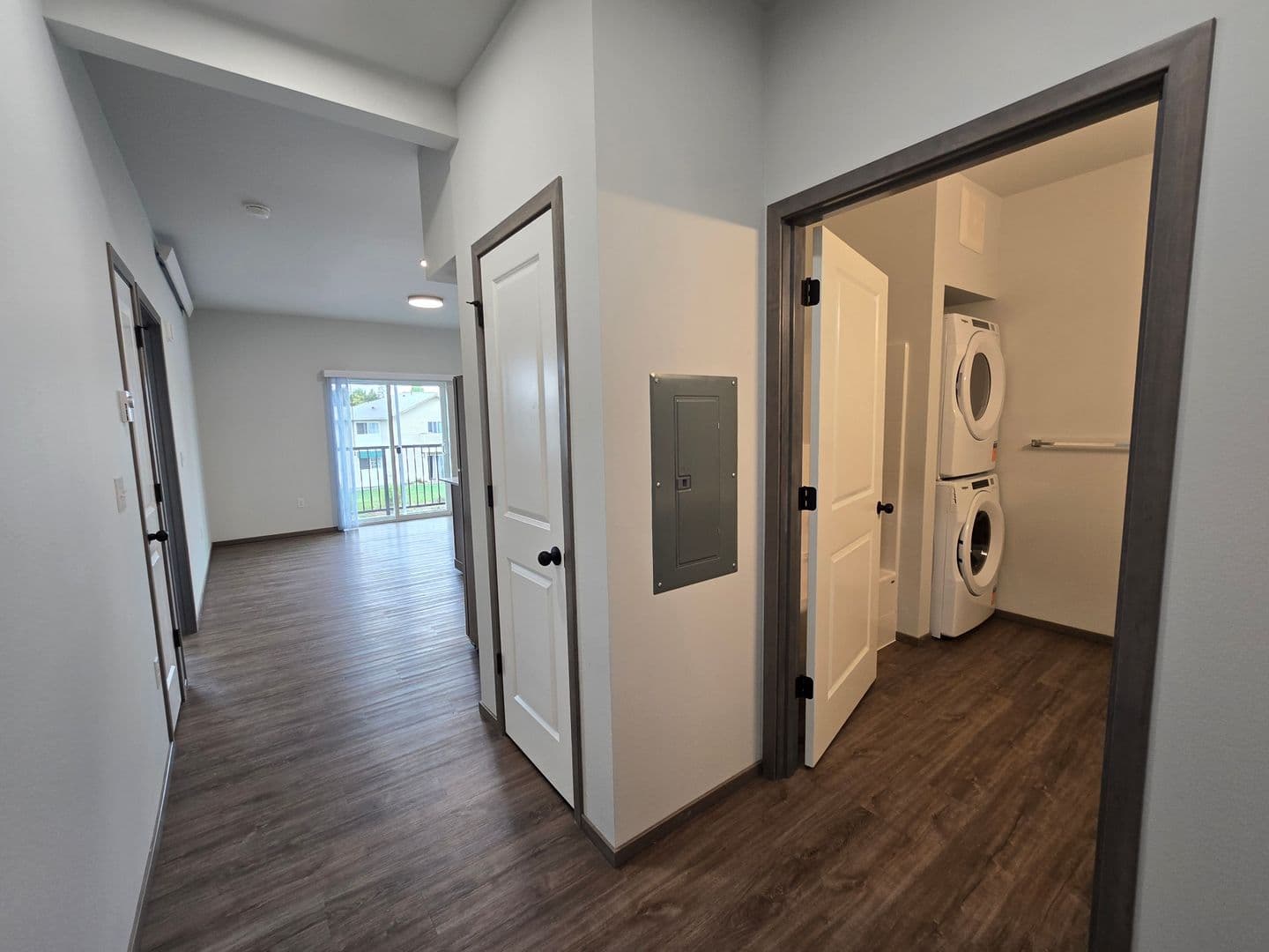 Mount Vernon Apartment: 1600 JJ Place