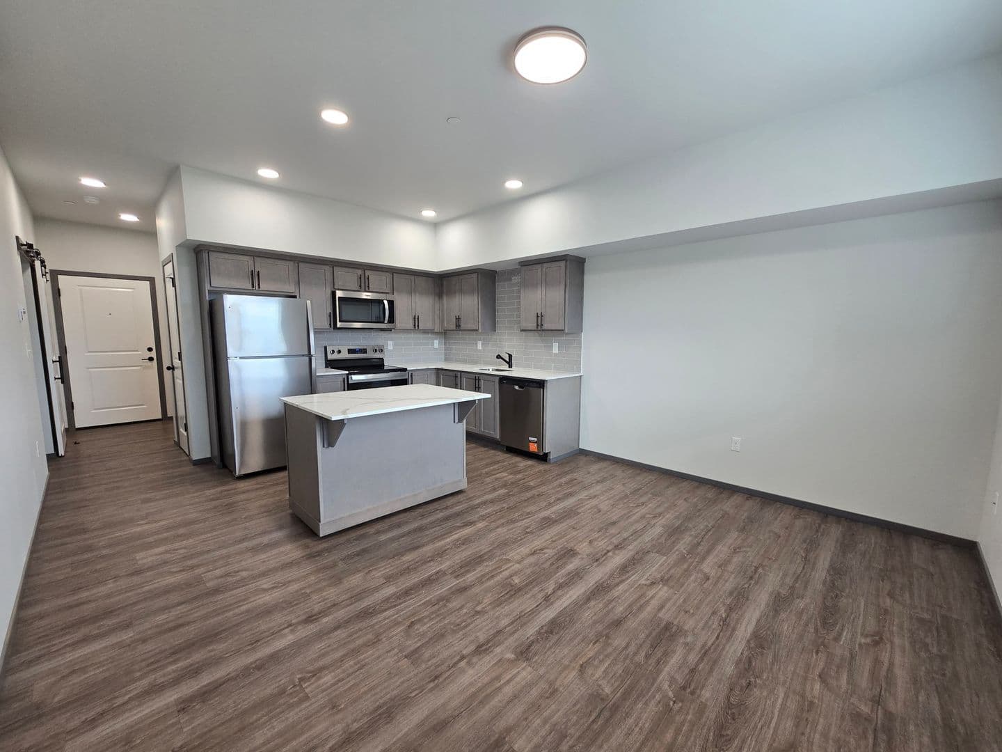 Mount Vernon Apartment: 1600 JJ Place