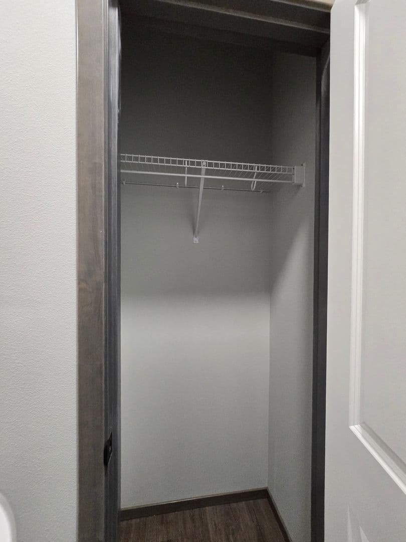 Mount Vernon Apartment: 1600 JJ Place