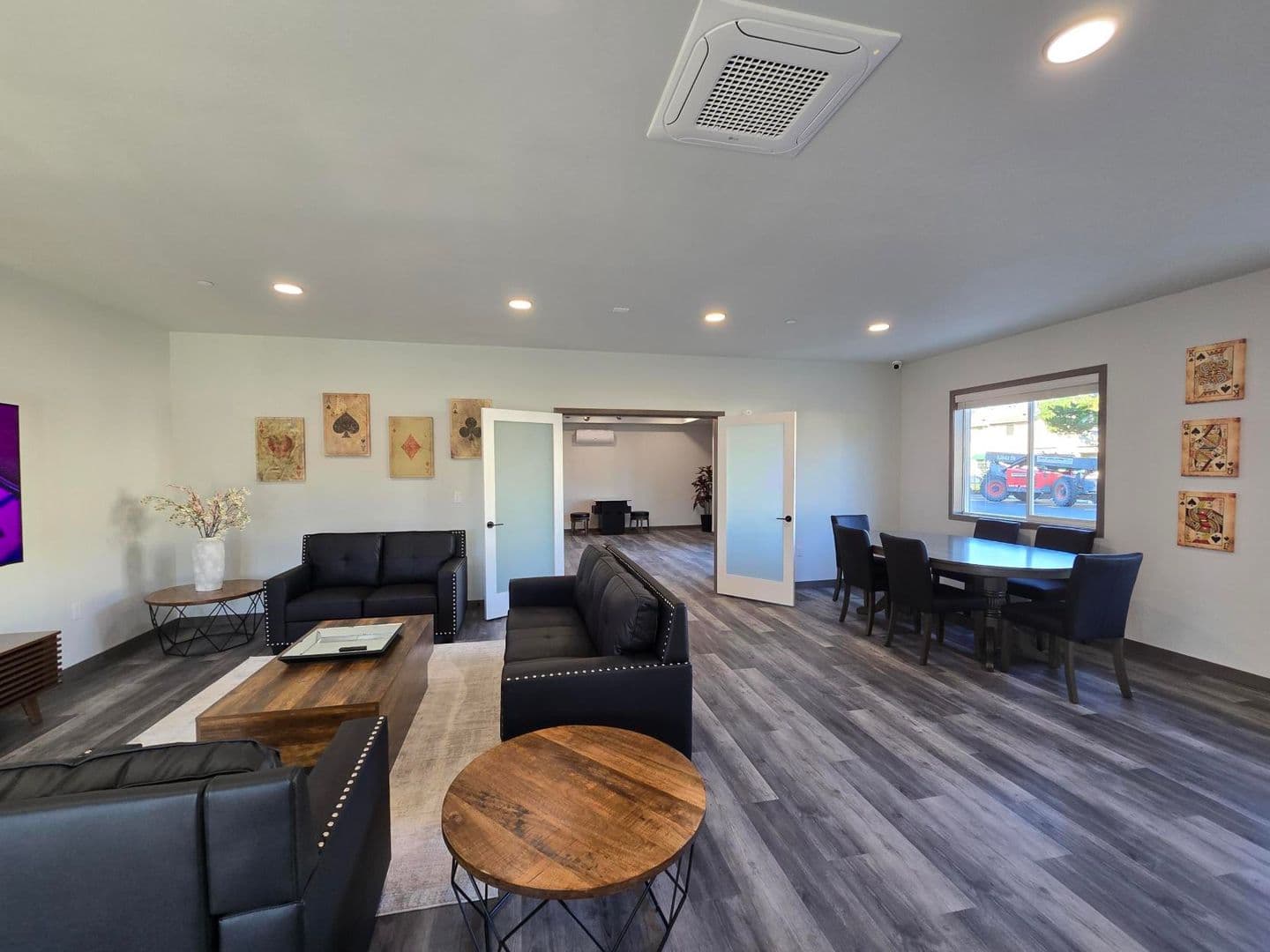 Mount Vernon Apartment: 1600 JJ Place