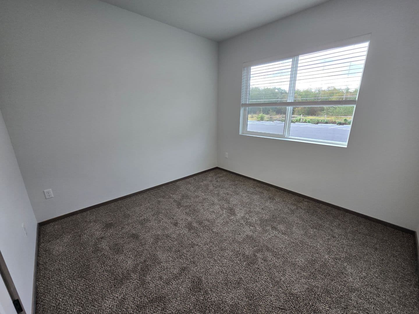 Mount Vernon Apartment: 1600 JJ Place
