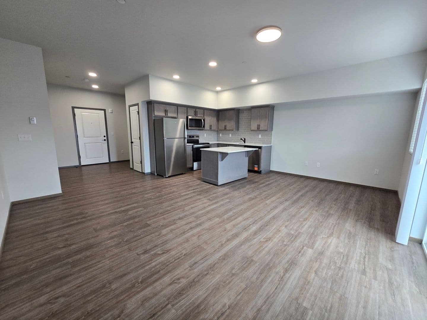 Mount Vernon Apartment: 1600 JJ Place